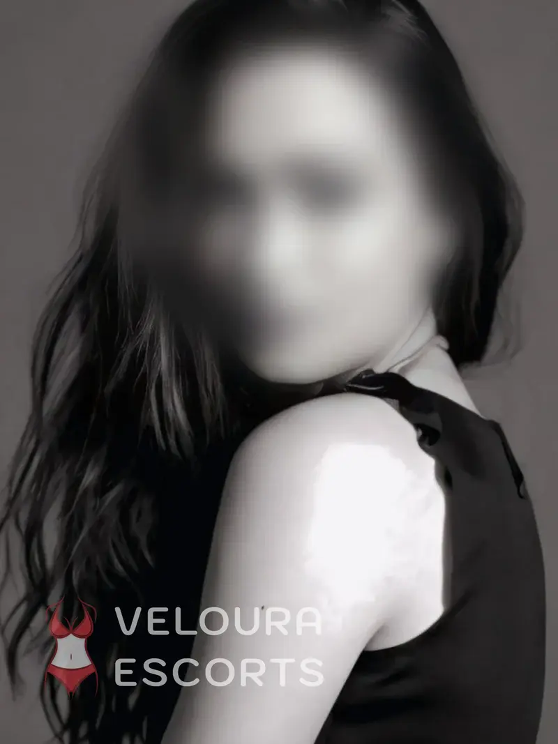 Meet Susmita | Escort Profile | Private Evening in Mumbai