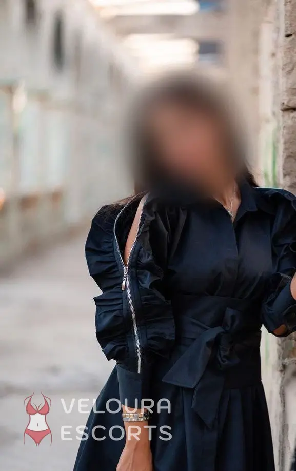 Meet Pihu | Escort Profile | Private Evening in Mumbai