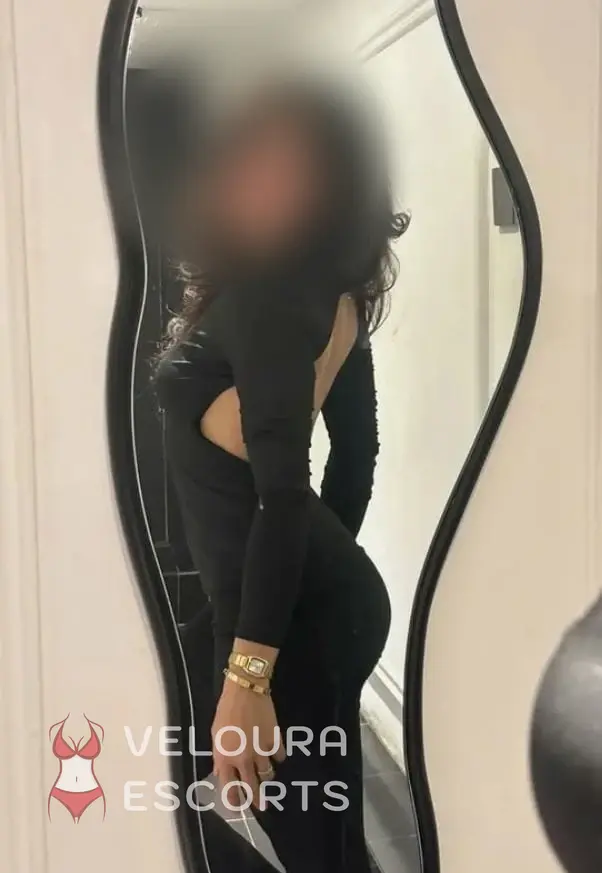 Meet Shaily | Escort Profile | Private Evening in Mumbai