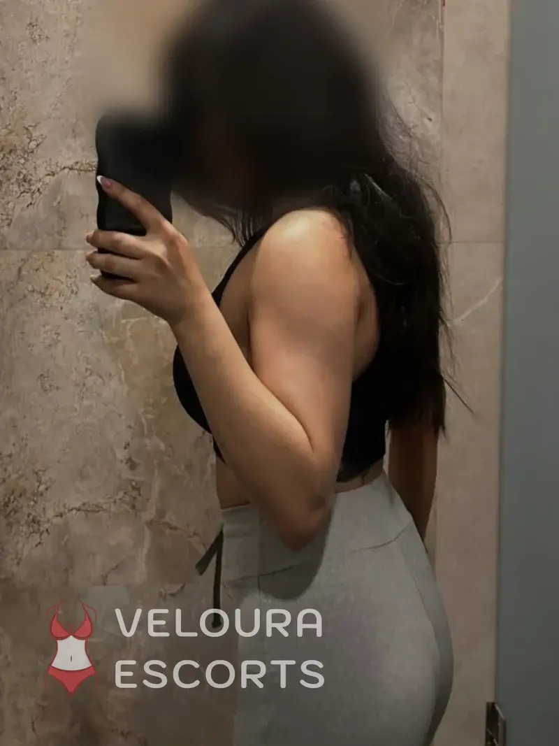 Meet Shalu | Escort Profile | Private Evening in Mumbai