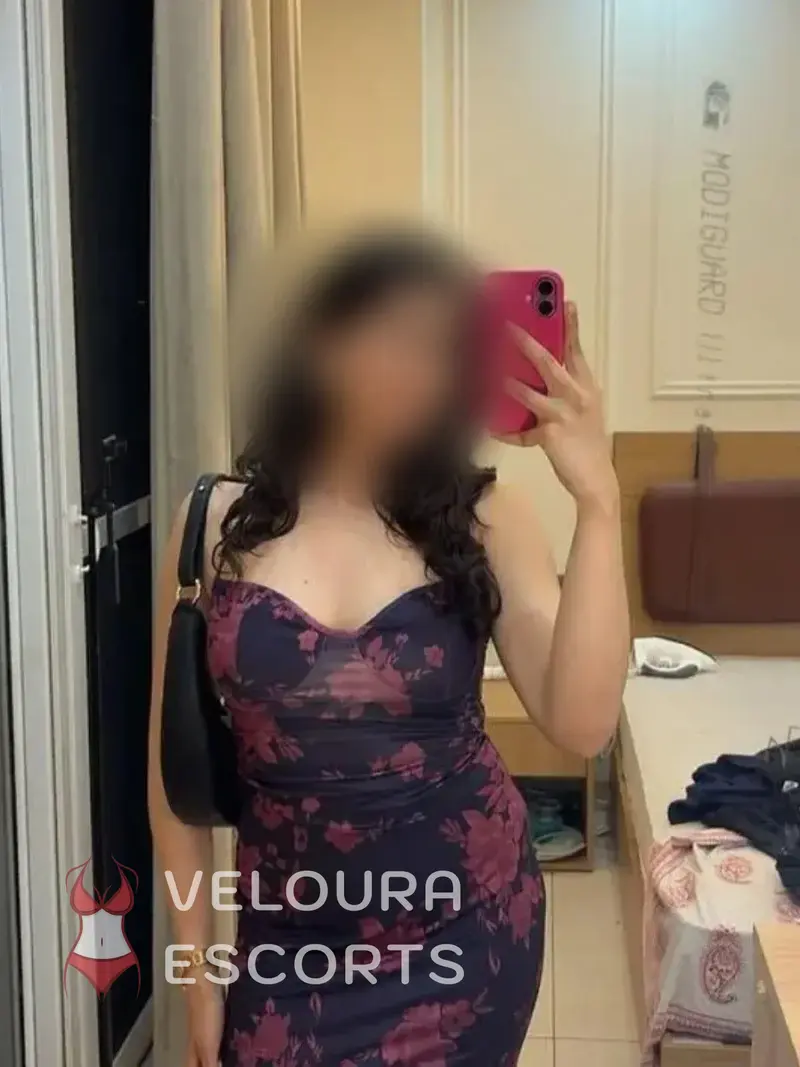 Meet Arpita | Independent Escort Profile | Private Evening in Mumbai