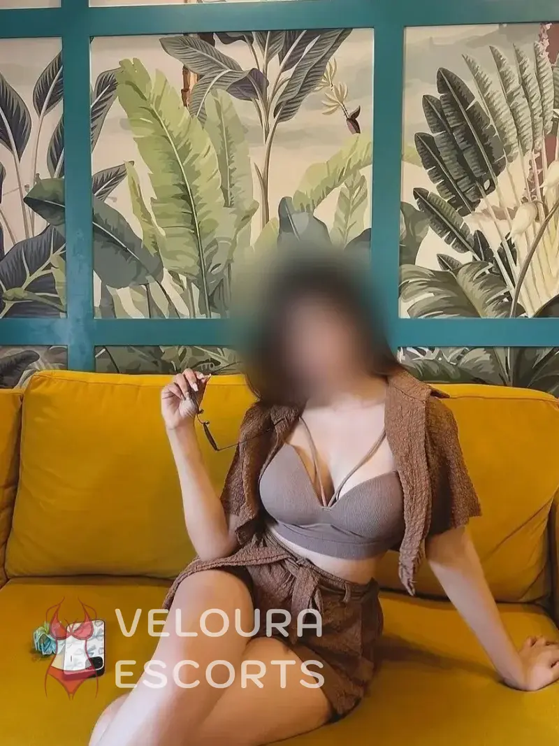 Meet Soniya | Escort Profile | Private Evening in Mumbai